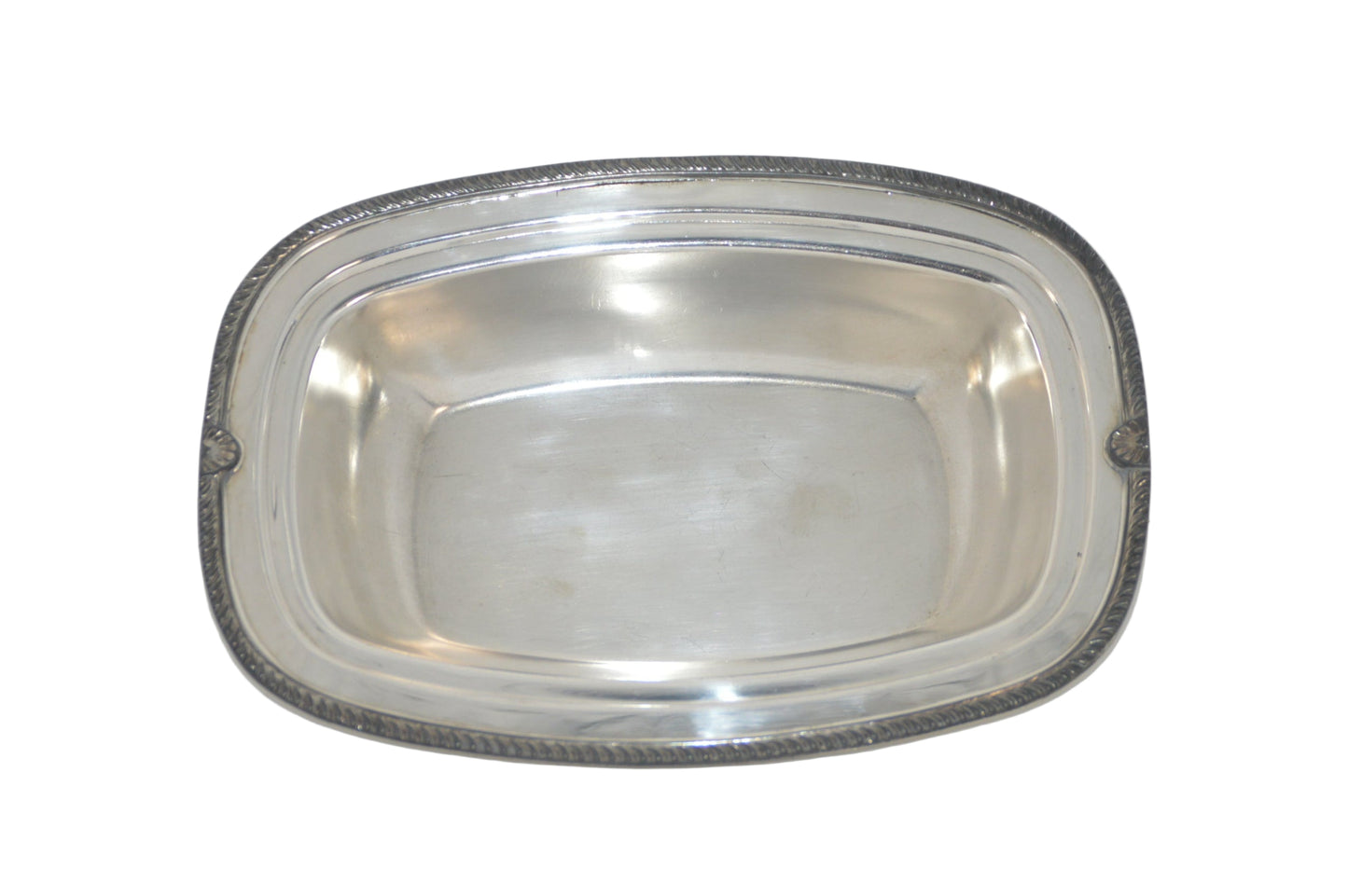 Vintage silver-plated vegetable serving dish unmarked (pre-owned)