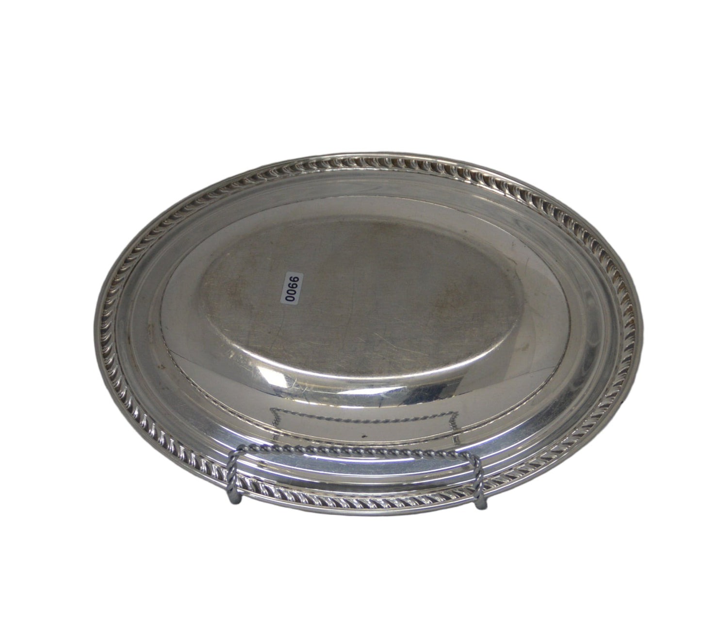 Vintage silver-plated serving dish/bowl measures 9X12 X1 3/4" deep By W. m. Rogers
