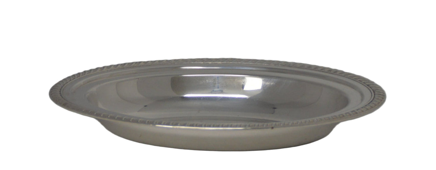 Vintage silver-plated serving dish/bowl measures 9X12 X1 3/4" deep By W. m. Rogers