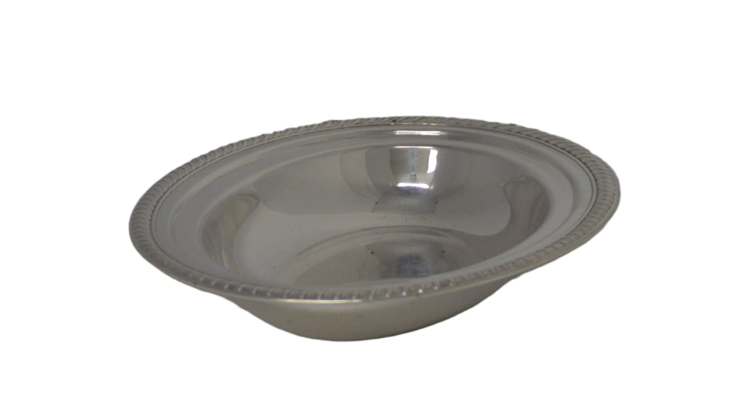Vintage silver-plated serving dish/bowl measures 9X12 X1 3/4" deep By W. m. Rogers