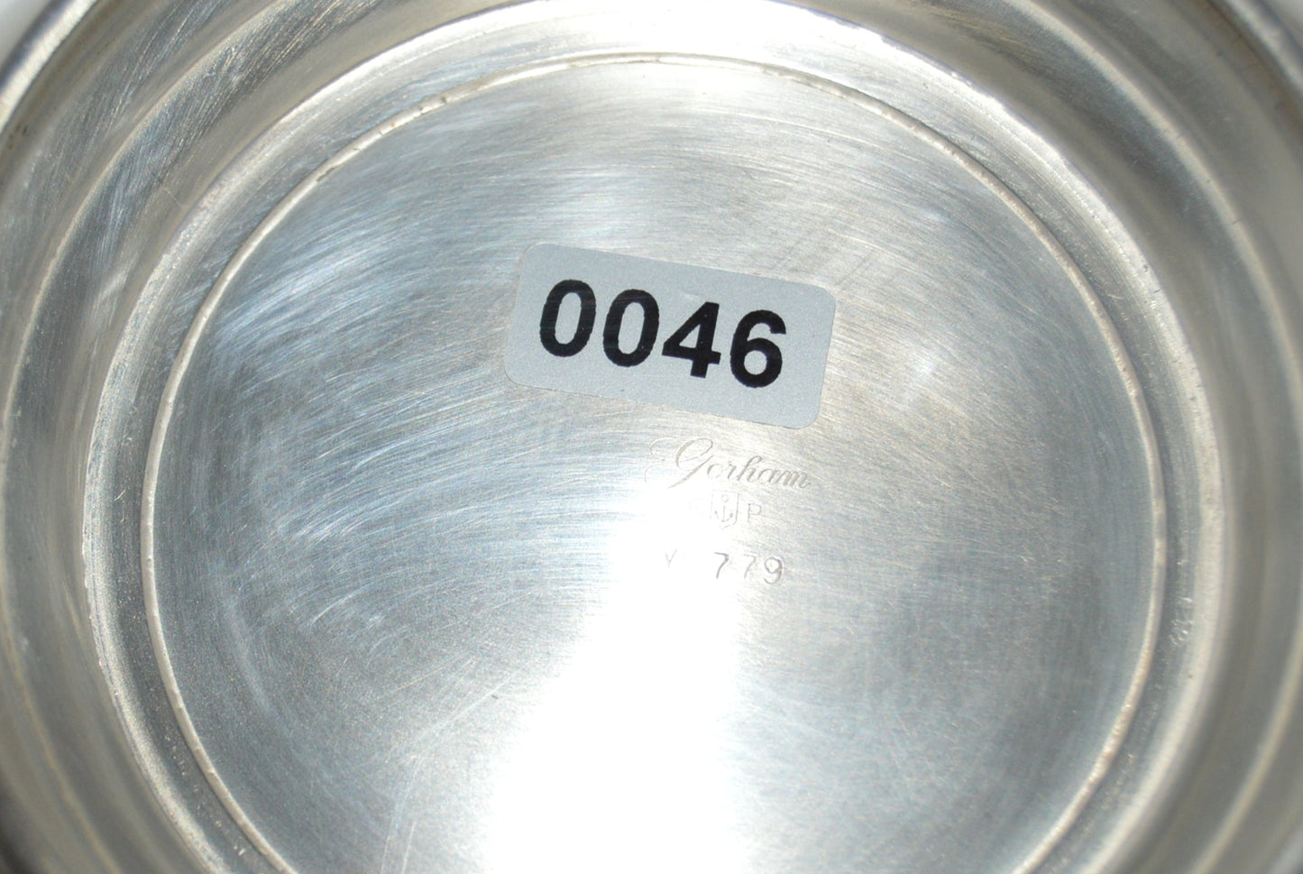 Vintage pre-owned round serving dish/bowl measuring 6 1/2 X 3" deep by Gorham YC779