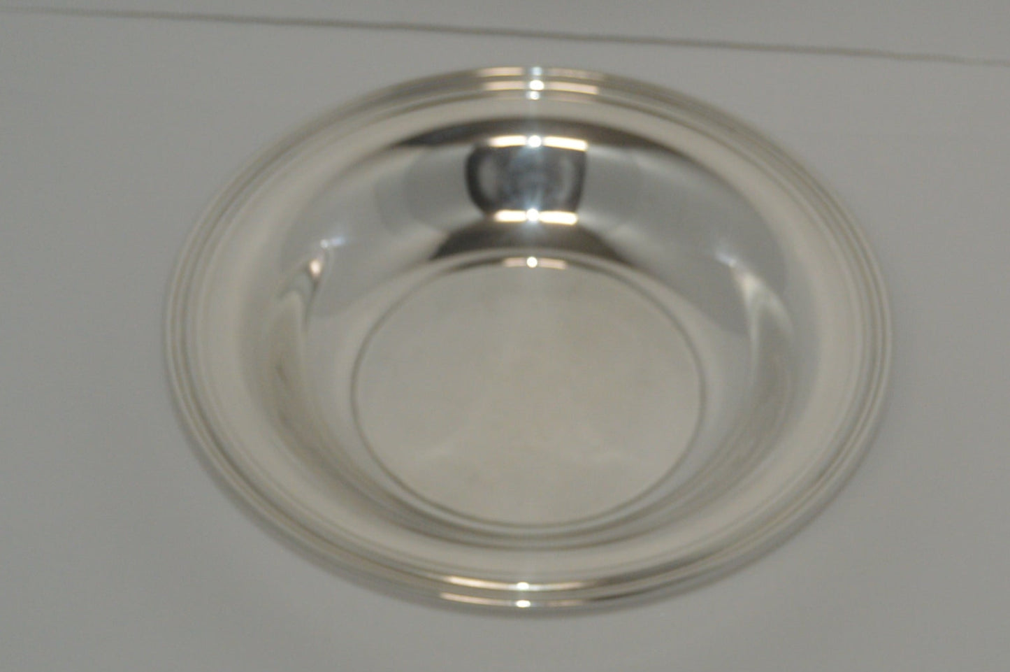 Vintage bowl/veg serving dish (pre-owned) unmarked silver-plated