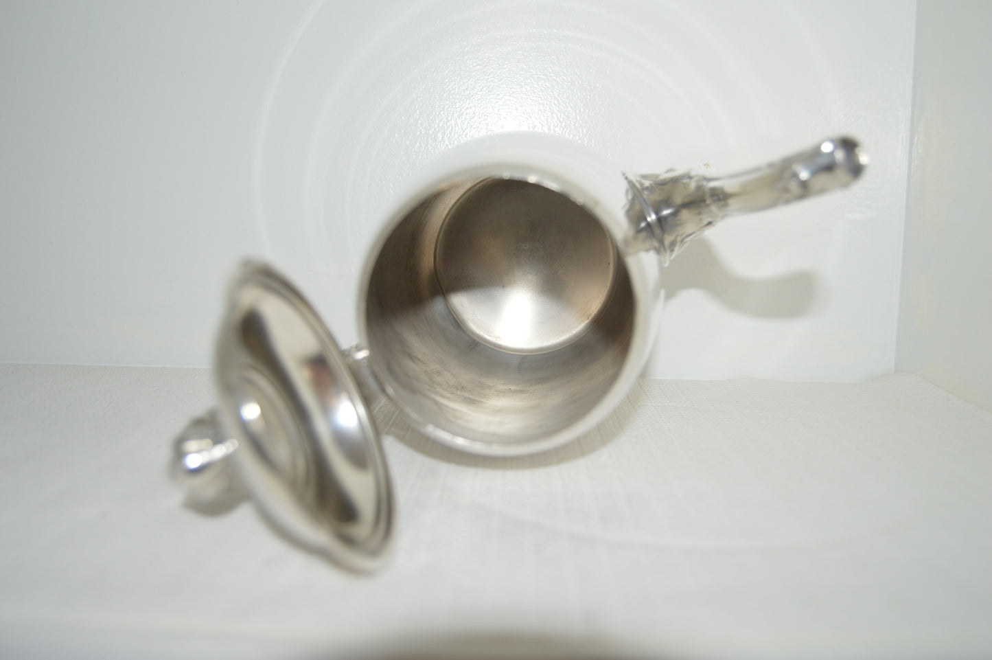 Vintage Tea /Coffee Pot silver-plated (pre-owned) by; Wm Rogers & Son Spring Flower 2030