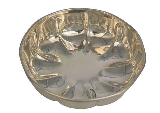 Vintage Candy/Nut dish (pre-owned) By: Gorham E.P. YC3202 Size : 7"wide X 2" deep good condition