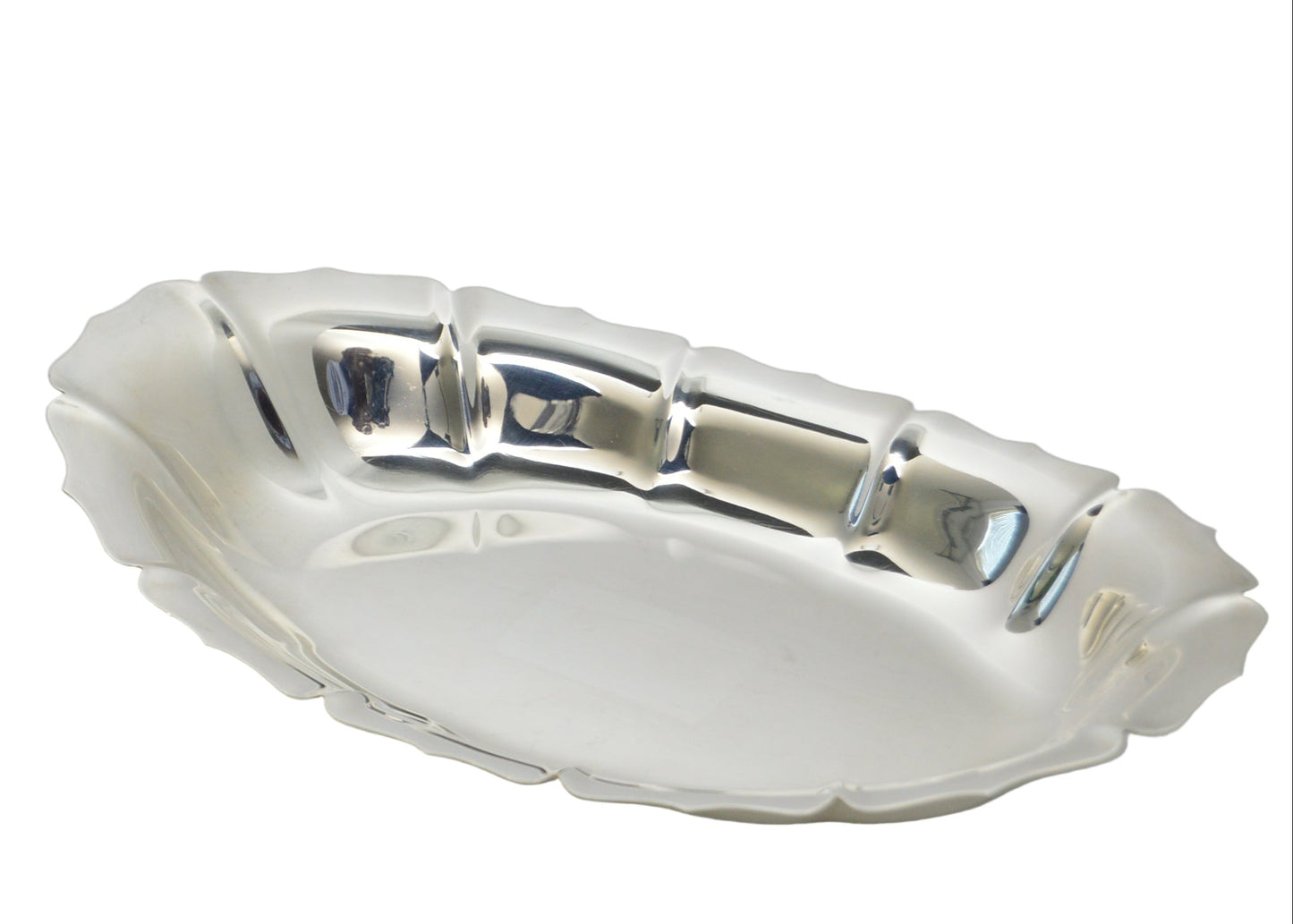 Vintage Bread or serving dish 12"long X 6 1/2" wide X 1 1/2" deep by Lunt silver-plated (pre-owned) very good condition.