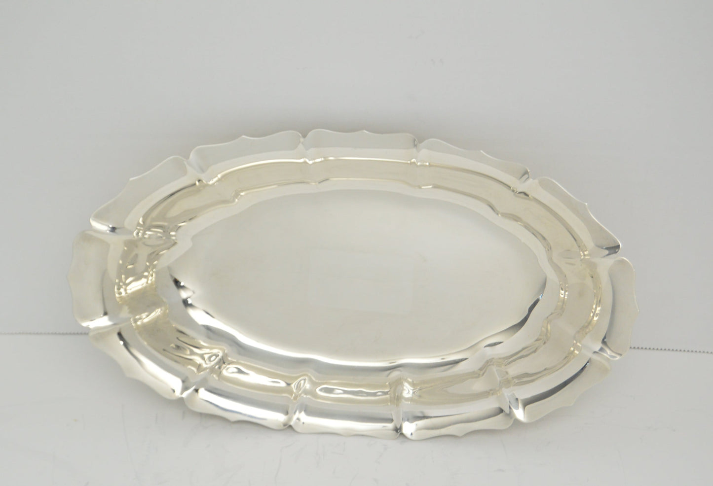 Vintage Bread or serving dish 12"long X 6 1/2" wide X 1 1/2" deep by Lunt silver-plated (pre-owned) very good condition.