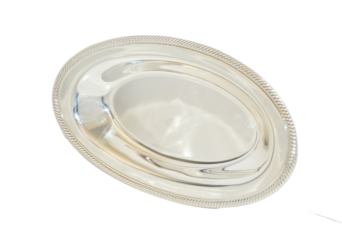 Vintage International Silver Co. Oval Silver Plated Bread server/dish.