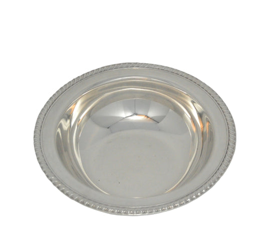 Vintage silver plated bowl/serving dish  By: (Wm Rogers)