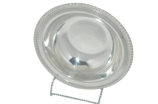 Vintage silver plated bowl/serving dish  By: (Wm Rogers)