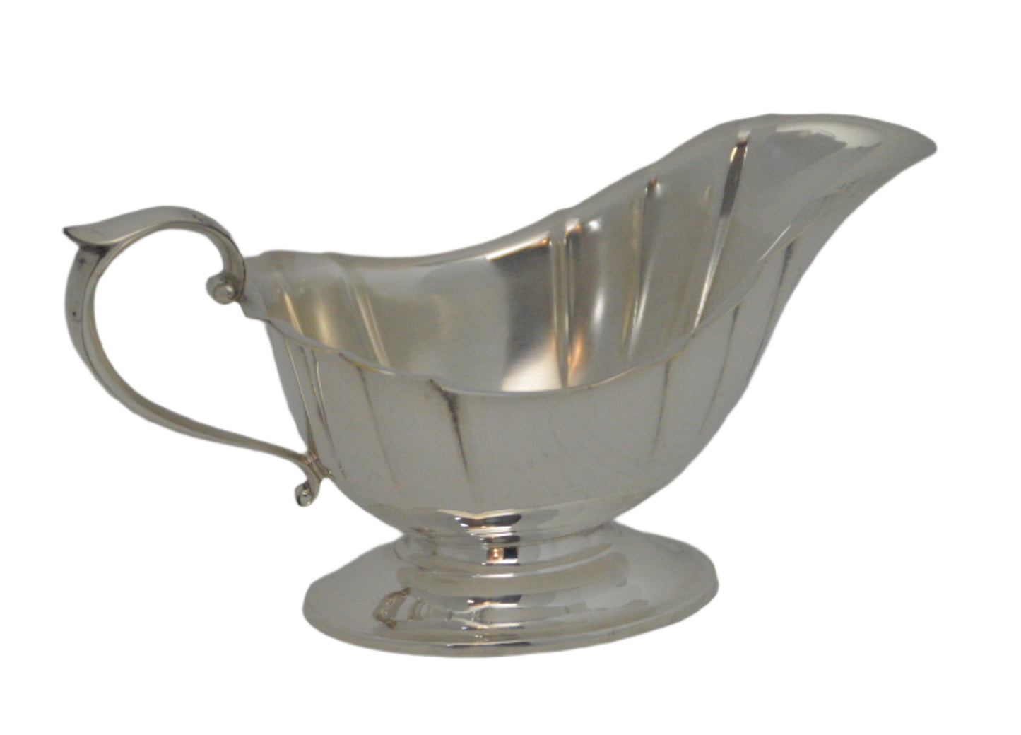 Vintage silver-plated gravy boat (pre-owned) unmarked