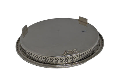 Vintage Serving tray measuring 13" wide X 2" deep by Oneida