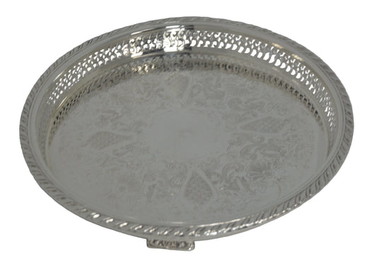 Vintage Serving tray measuring 13" wide X 2" deep by Oneida