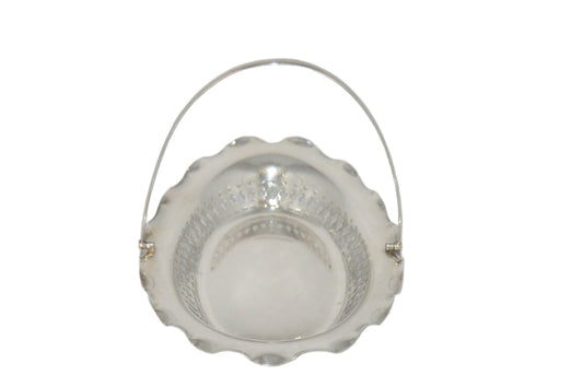 Vintage silver plated (pre-owned) bread basket with handle (unmarked)