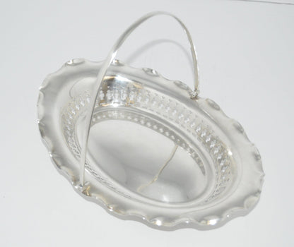 Vintage silver plated (pre-owned) bread basket with handle (unmarked)