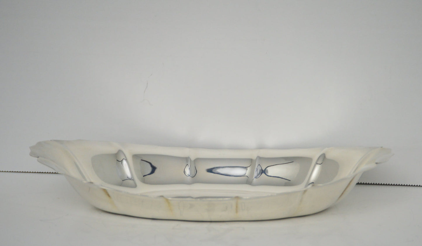 Vintage Bread or serving dish 12"long X 6 1/2" wide X 1 1/2" deep by Lunt silver-plated (pre-owned) very good condition.