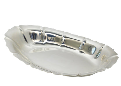 Vintage Bread or serving dish 12"long X 6 1/2" wide X 1 1/2" deep by Lunt silver-plated (pre-owned) very good condition.