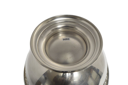 Vintage silver-plated Punch Bowl By; Oneida Silversmiths pre-owned very good condition Measures 13"wide X 7 deep