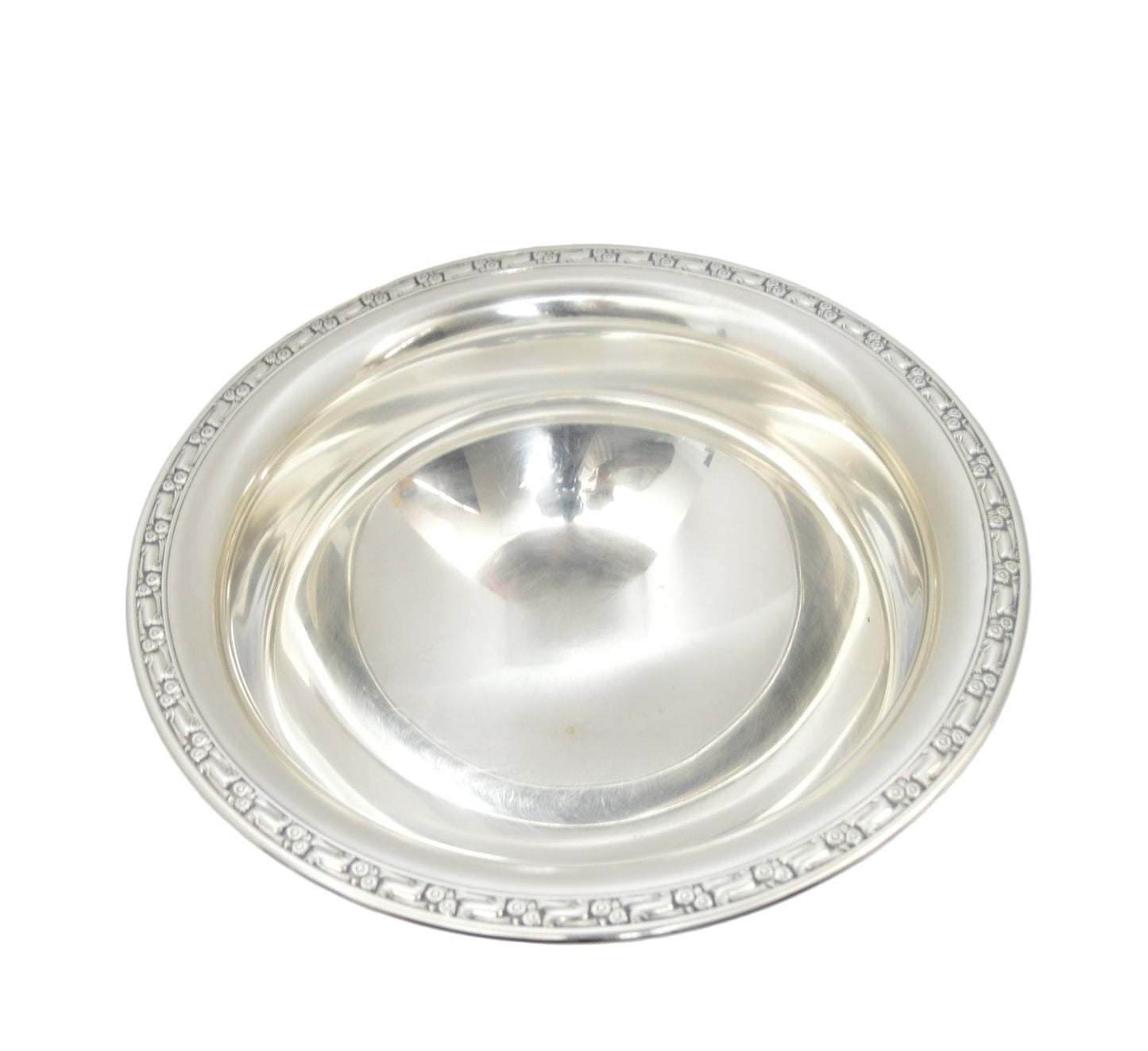 Vintage silver-plated Punch Bowl By; Oneida Silversmiths pre-owned very good condition Measures 13"wide X 7 deep