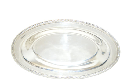 Vintage International Silver Co. Oval Silver Plated Bread server/dish.