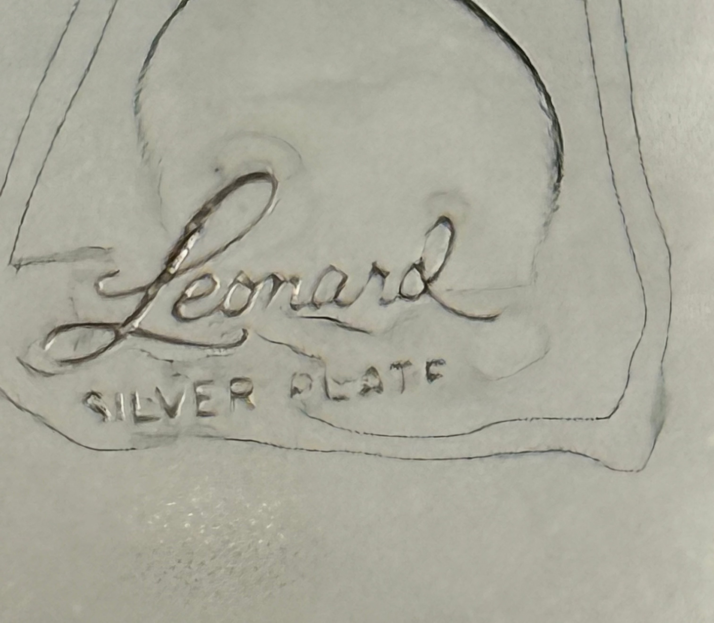 Vintage silver-plated Water/Ice tea Pitcher By Leonard (pre-owned).